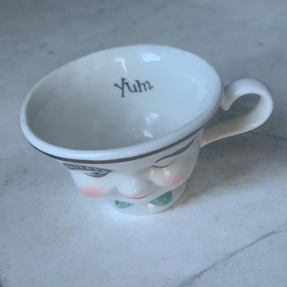 Baileys 1996 Limited Edition Winking MR. Baileys Irish Cream Cup Mug Coffee Cup - Picture 2 of 5